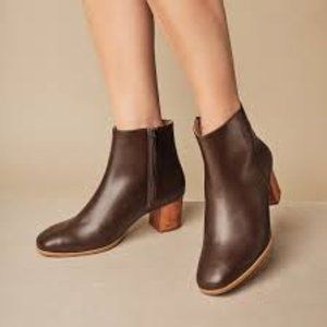 NWOB Bhava Studio Brown Jackie Low Ankle Bootie Size US 9 / EU 39 - Vegan!